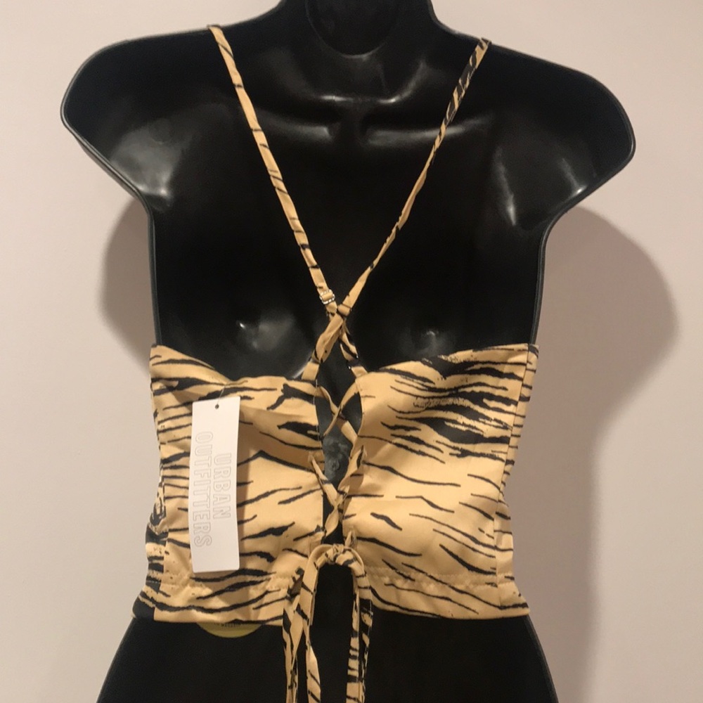 UO OLYMPIA STRAPPY TIE-BACK CROPPED TOP